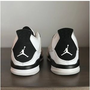 JORDAN 4 MILITARY BLACK (kids unisex)